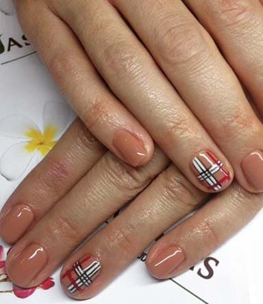 Маникюр и педикюр в Салоне красоты Balivas