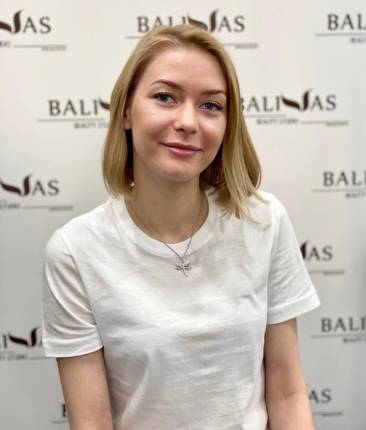 Ольга Браткова - мастер маникюра салона красоты Balivas